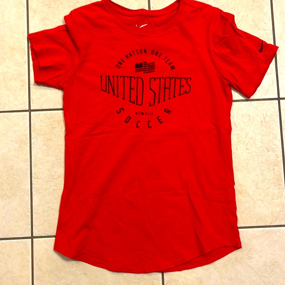 Nike soccer t